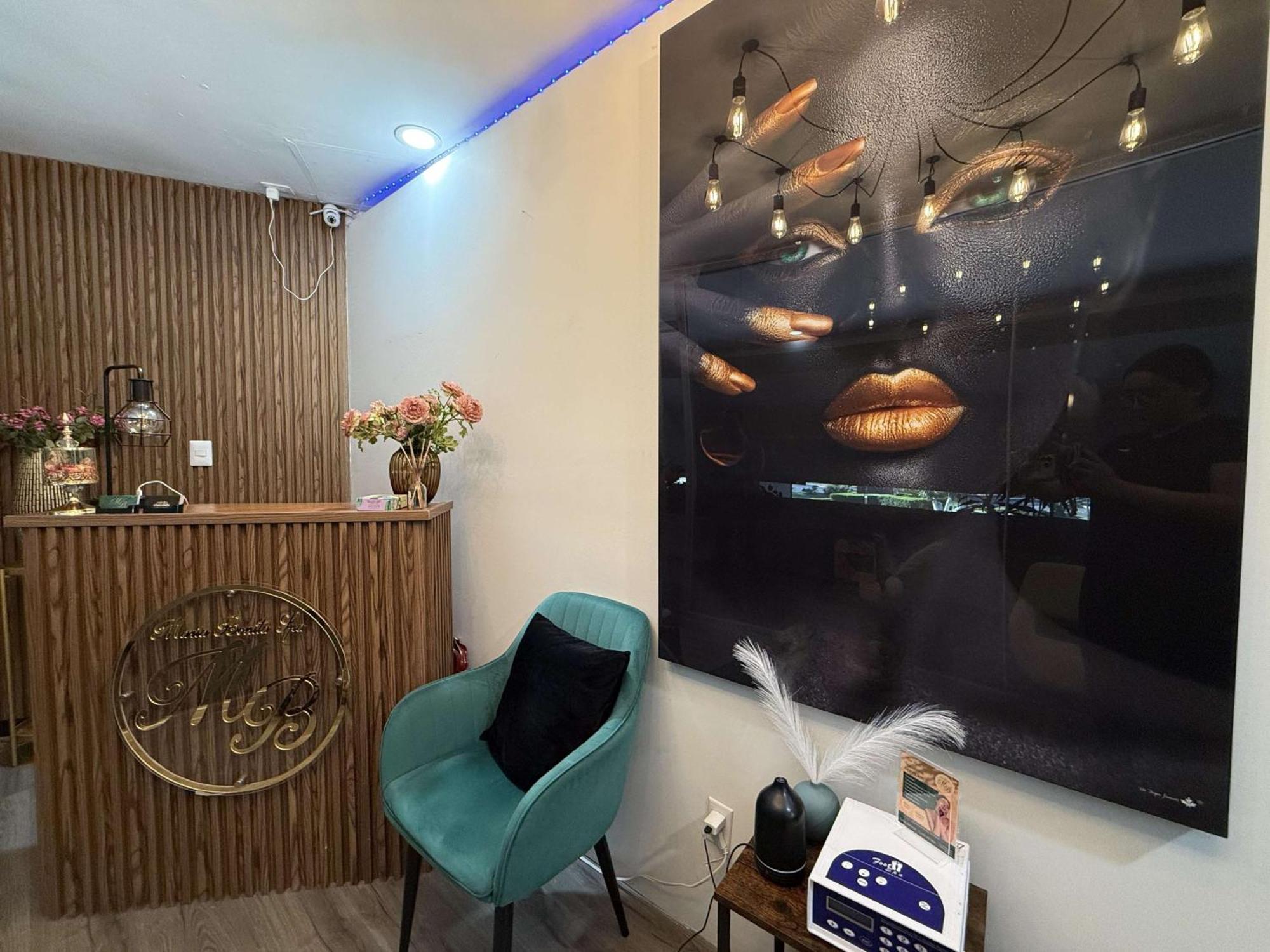 Grand Cantalagua Hotel Morelia, BW Signature Collection Eksteriør billede The interior of a medical spa in the UK